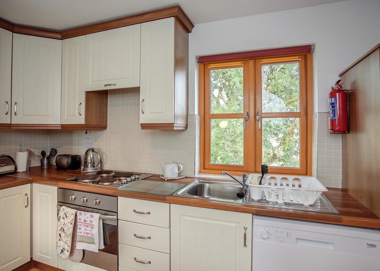 Burren Court Lodge バリーボーン エクステリア 写真